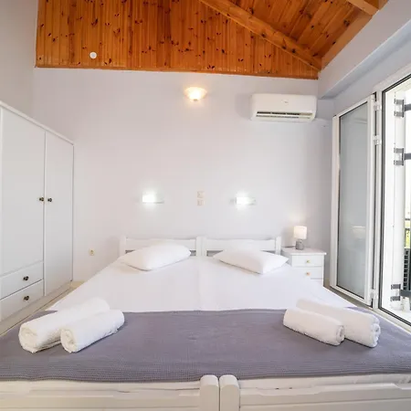 شقة فندقية Xi Village 3*