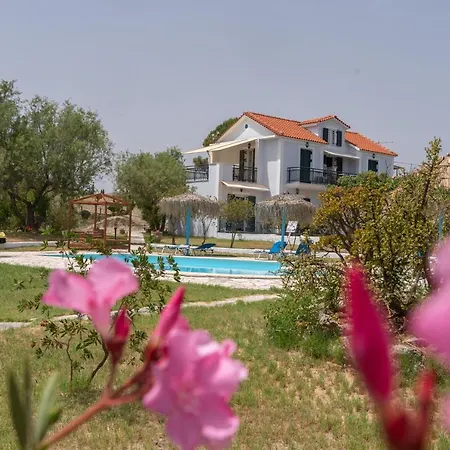 Xi Village Aparthotel 3*