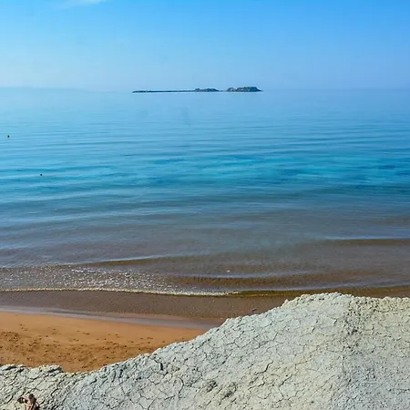 アパートホテル Xi Village 4*